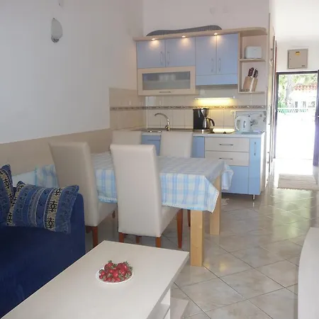 Apartments Lavica Podstrana Room photo