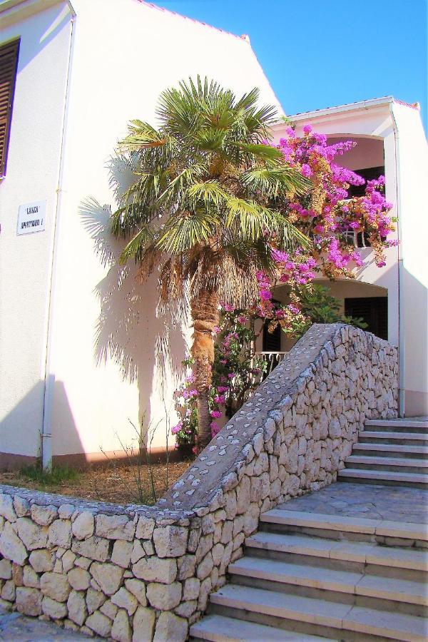 Lavica Apartment *