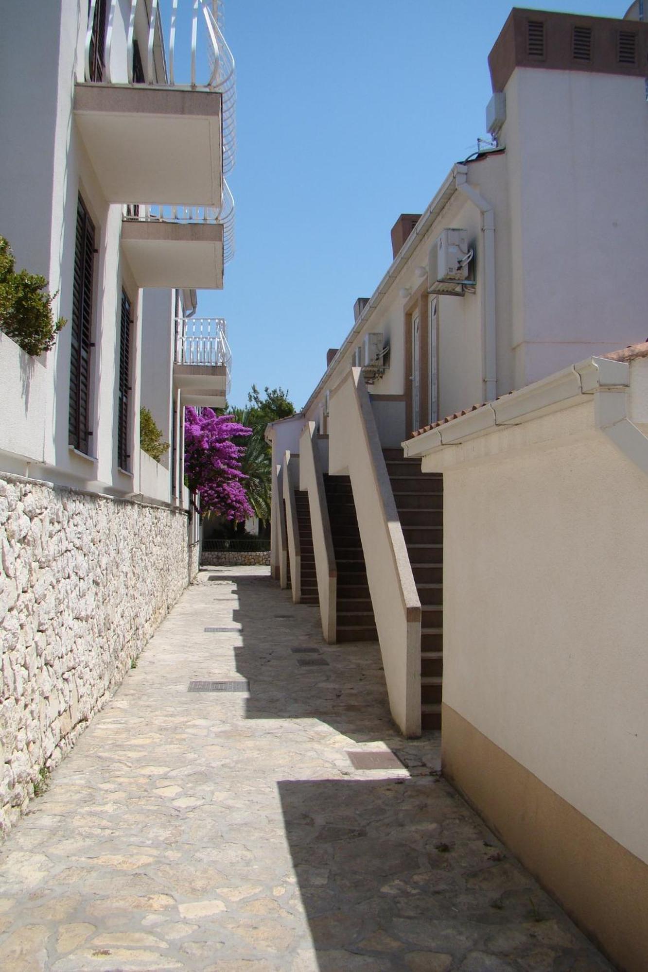 Lavica Apartment *