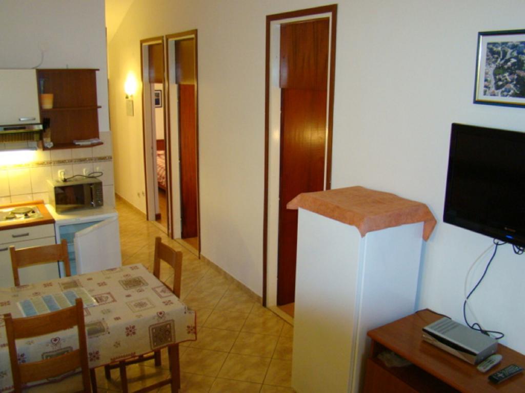 Lavica Podstrana